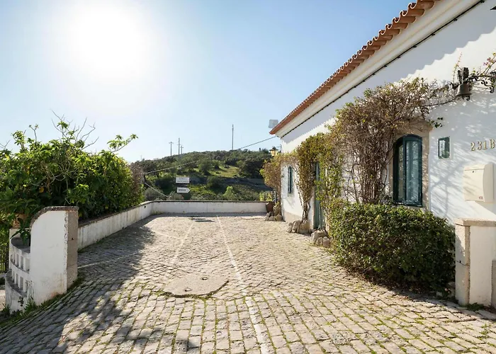 - Casa Santo Antonio - Entre O Mar E A Serra Bed and Breakfast *